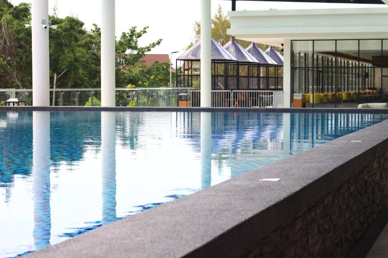 Amverton Cove Golf & Island Resort Banting  Exterior foto